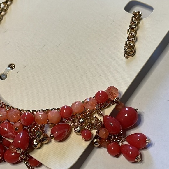 NWT New Directions Grape Cluster Fashion Statement Necklace Gold Tone Coral - Picture 4 of 6